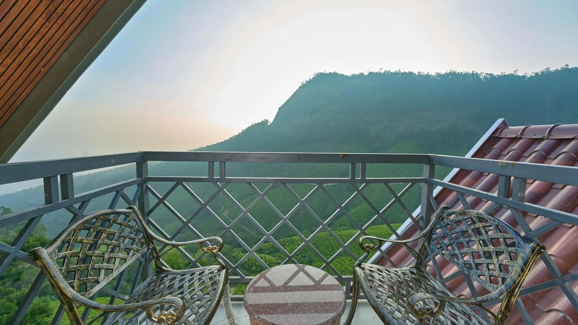 The Planet Munnar Hotel Suryanelli Resort